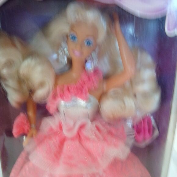 VTG Barbie 3 Looks Barbie, 3 Outfits in One 12339 Mattel 1994 Never Out Of Box - Picture 3 of 16